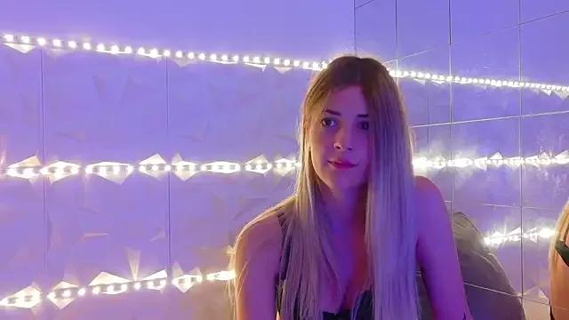 Aishha_ on StripChat