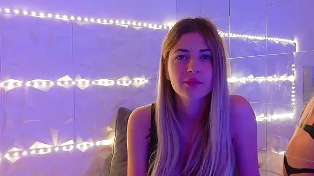 Aishha_ on StripChat