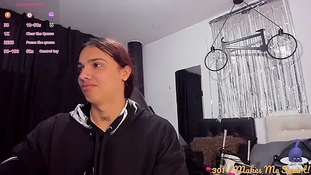 Freechat Almaazz on StripChat