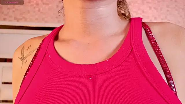 Freechat ambar_rosse25 on StripChat