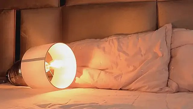 Freechat angelinepossy on StripChat