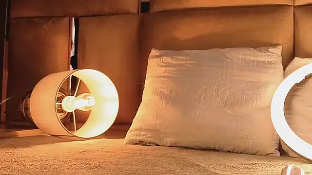 Freechat angelinepossy on StripChat