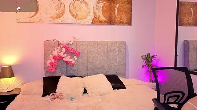 Freechat antonellastar24_ on StripChat