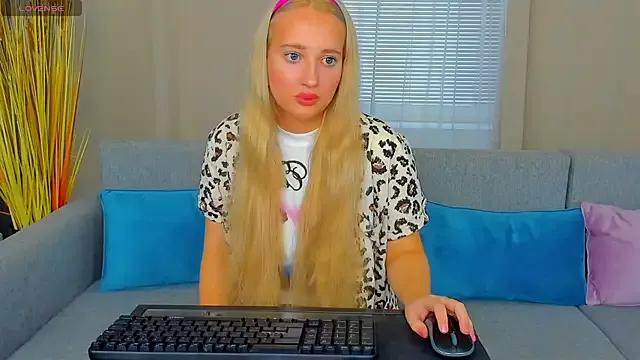 AuroraSkyee's avatar