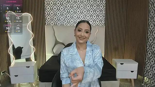 Freechat BEELLA_TAY1 on StripChat