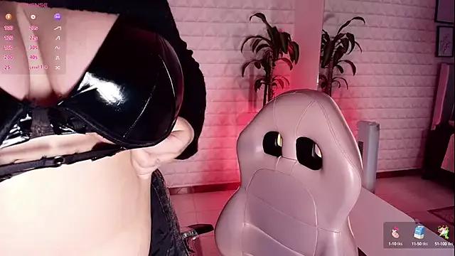 bella-green on StripChat