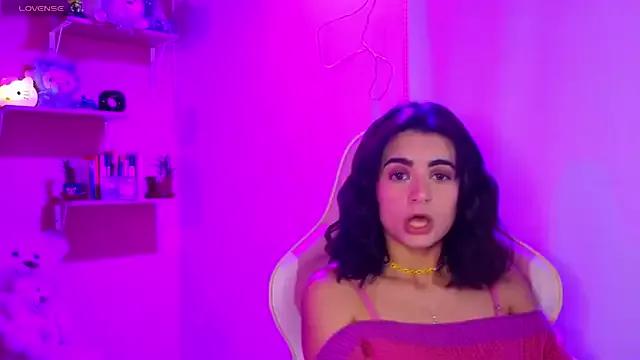 Freechat bella_thixx on StripChat