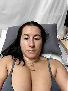 Freechat bichota85 on StripChat