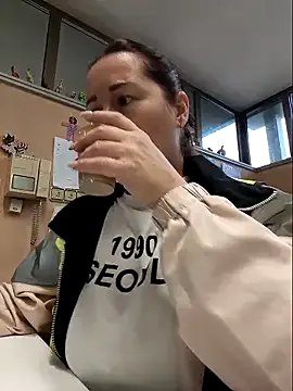 Freechat bichota85 on StripChat