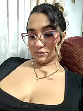 BrendaGirs on StripChat