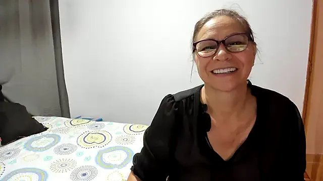 Freechat Carlaa-69 on StripChat