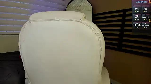 Catyloves on StripChat