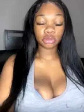 Freechat CharismaaBanx on StripChat