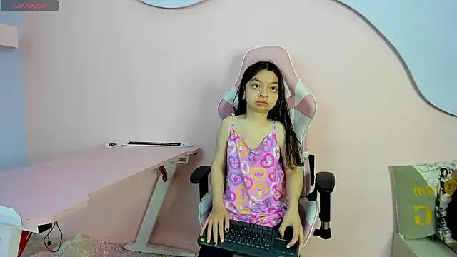 Freechat CharlotteMuller on StripChat