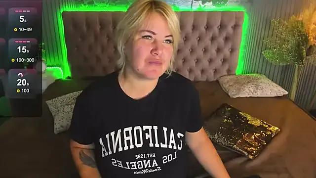 Freechat CurlyDreams on StripChat