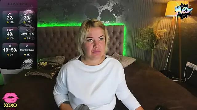 Freechat CurlyDreams on StripChat