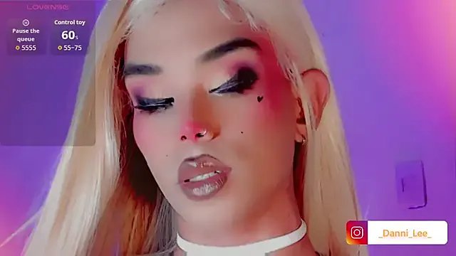 Freechat DanniLee_ on StripChat
