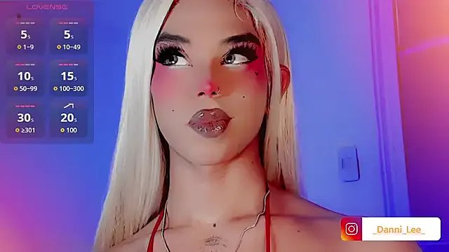 Freechat DanniLee_ on StripChat
