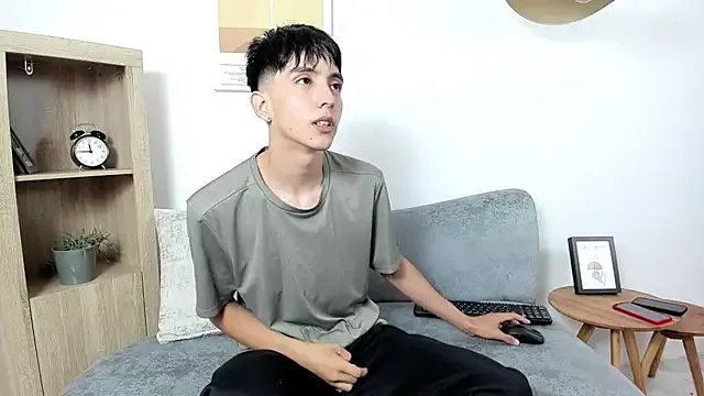 Freechat dear_jeycot on StripChat