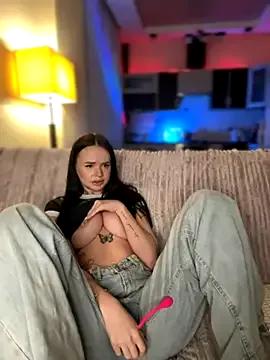 Freechat DinaTasty on StripChat