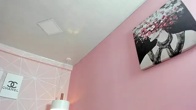 dolly_zoe on StripChat 