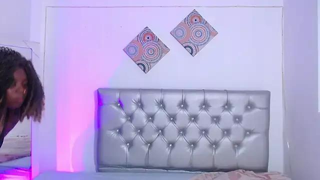 Freechat ebony_NeighborMoans on StripChat