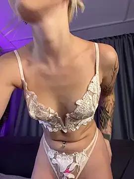 Freechat Elven_Elfie on StripChat