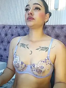 Freechat EMILYY_FOXY on StripChat