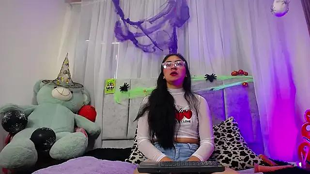 Freechat emy_brunette on StripChat