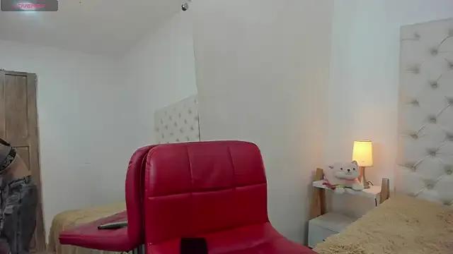 esmeralda06 on StripChat 