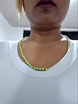 gatadeojosclaros on StripChat 