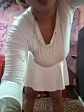 gatadeojosclaros on StripChat 