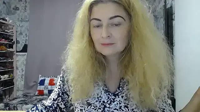 Helen1974 on StripChat 