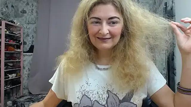 Helen1974 on StripChat 