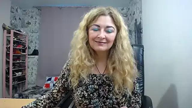 Helen1974 on StripChat 