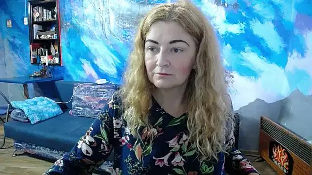 Helen1974 on StripChat 