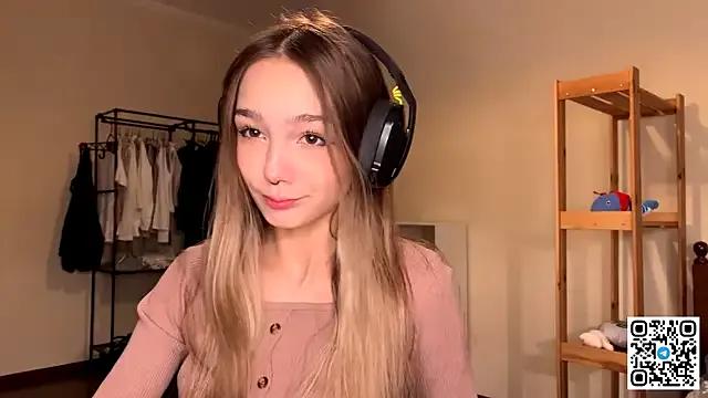 Freechat HoaPatton on StripChat