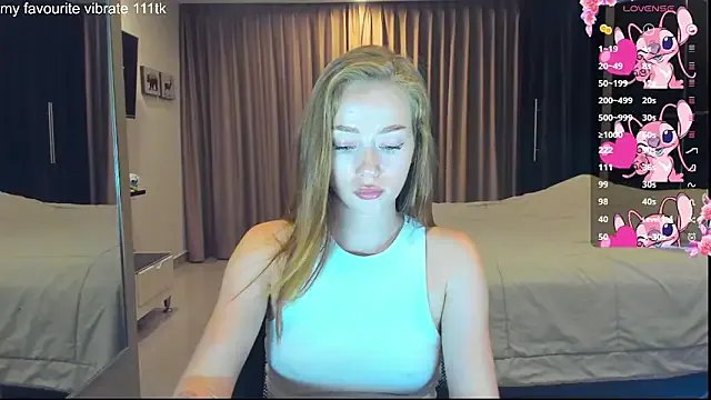 Freechat Hot_Mia_ on StripChat