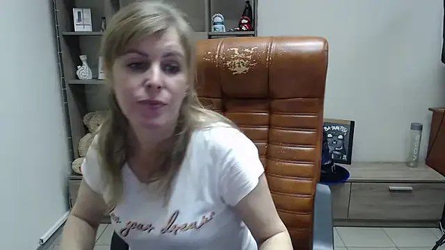 Hot_Milady — Dear friends, help me make my Christmas