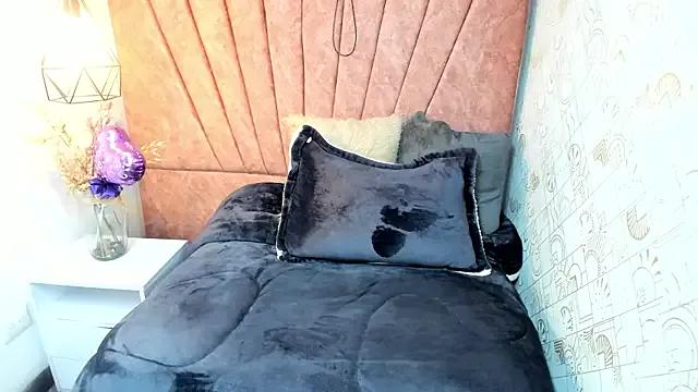 Private Issa_Milf__ on StripChat