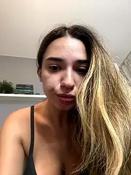 StripChat ItalianGirl is Freechat ItalianGirl — Tette Fuori + Massage (shhhh)