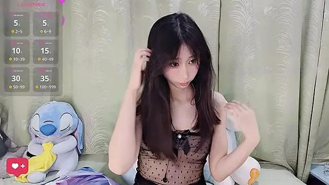 Freechat kindbee on StripChat