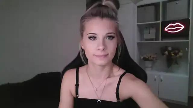 Private KristineGlow on StripChat