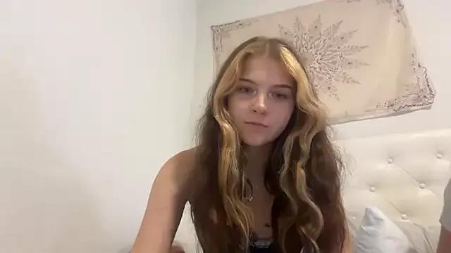 Private kykybaby4444 on StripChat