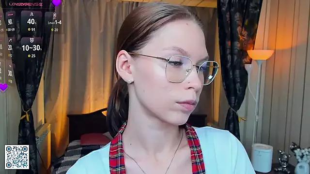 Freechat KyraConze on StripChat