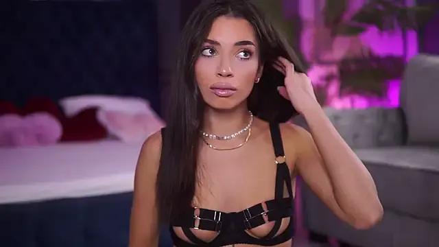 LalaRoze on StripChat