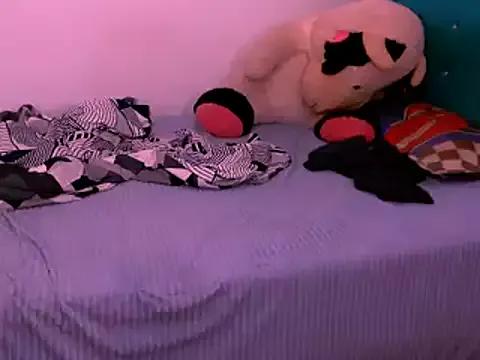 Freechat latinhot9631 on StripChat