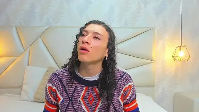 Freechat laurettedela_rouse on StripChat