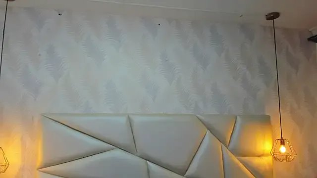 Freechat laurettedela_rouse on StripChat