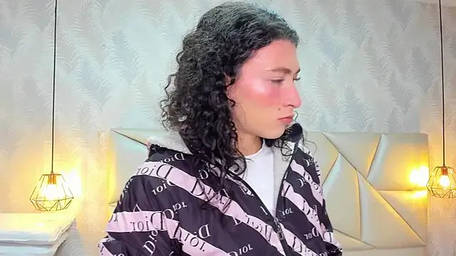 Freechat laurettedela_rouse on StripChat